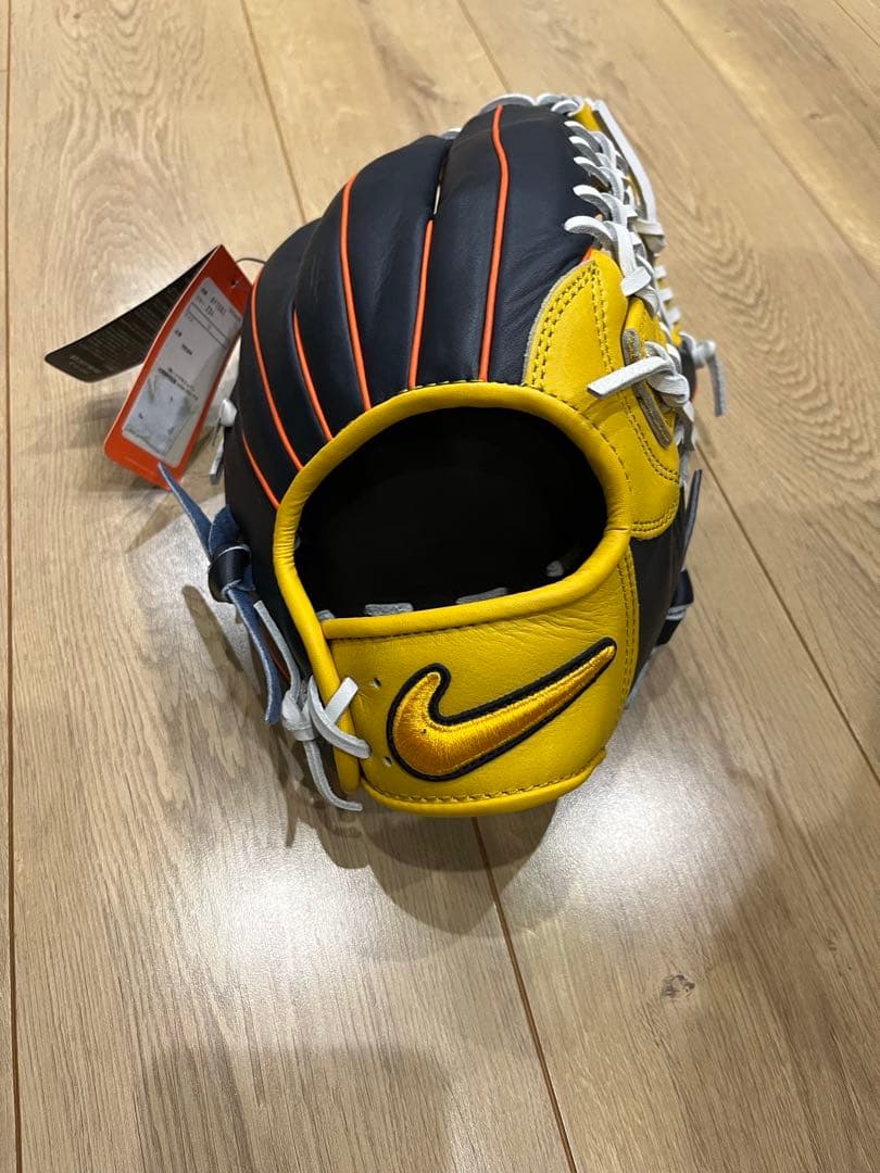 NIKE一般外野手グローブです！新品未使用品！廃盤品！限定モデル！タグ付き！