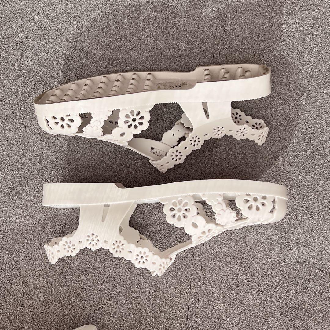 『melissa×VICTOR&ROLF』コラボサンダル