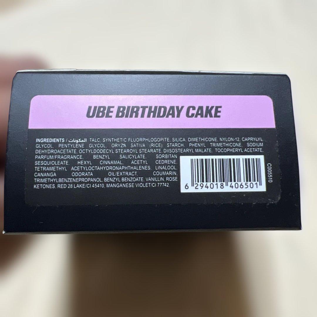 Huda Beauty Easy Bake ルースパウダー 20g