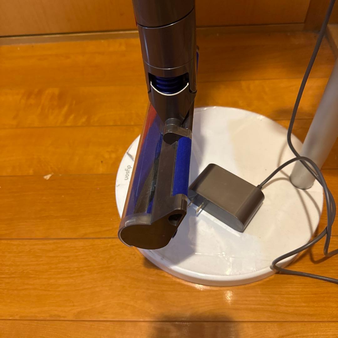 しんdyson‼️デジタルスリムフィラフィ SV18充電スタンド付き