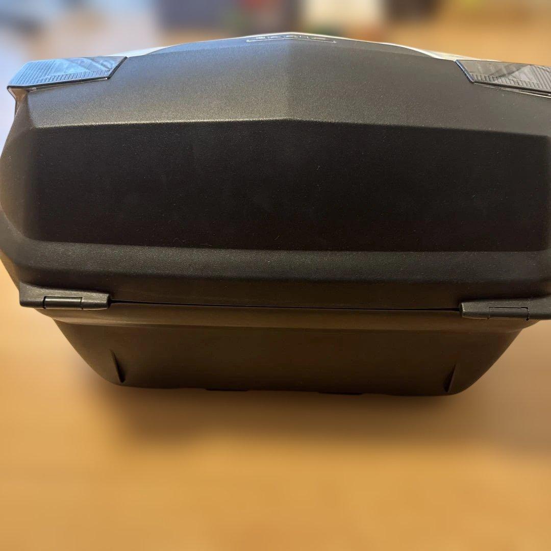 美品　GIVI BLADE リアボックス　モノロック　ジビ　47L