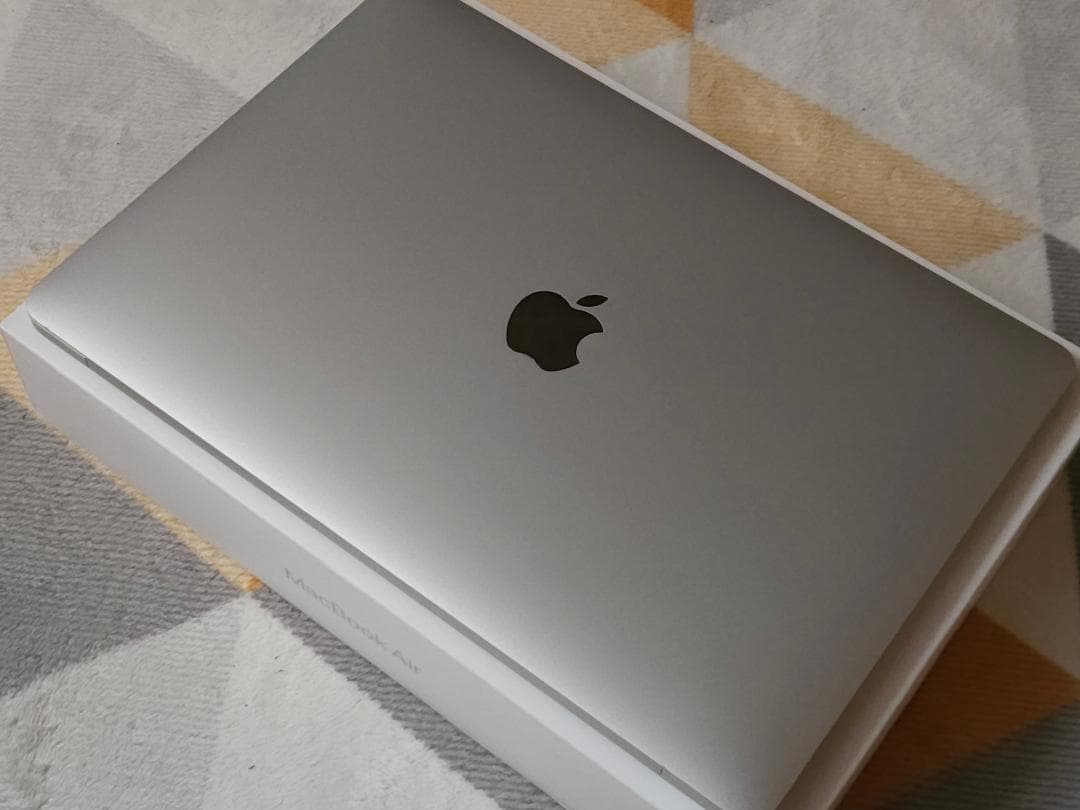 MacBook本体 MacBook Air 2020 intelCPU 512GB