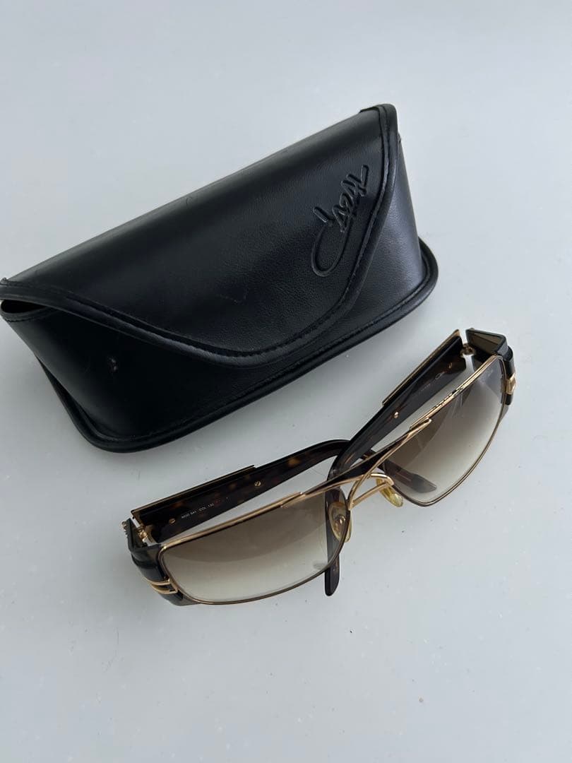 Cazal スクエアサングラス ブラック/ゴールド