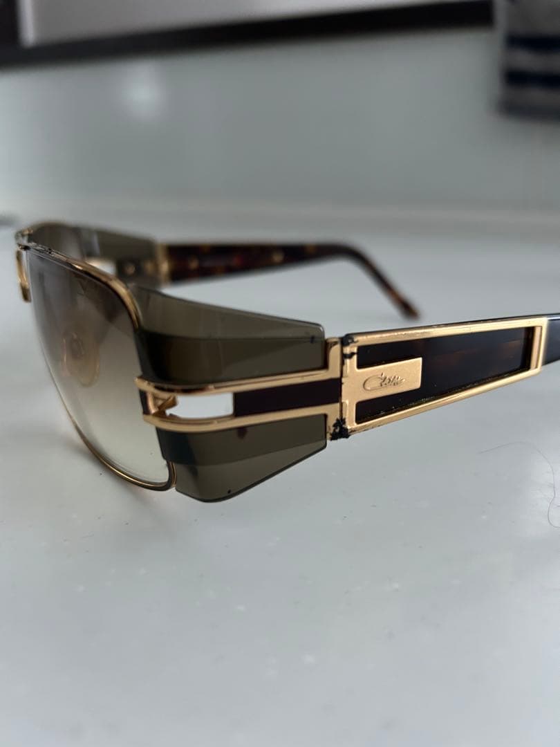 Cazal スクエアサングラス ブラック/ゴールド
