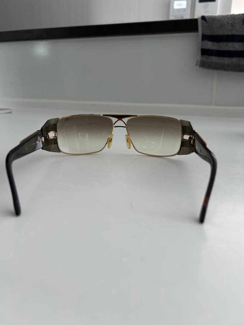 Cazal スクエアサングラス ブラック/ゴールド