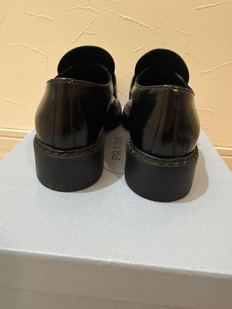 PRADA プラダ　チョコレートブラッシュドレザー　ローファー　38