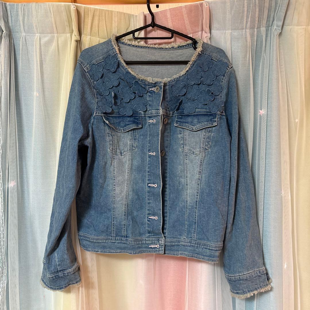 ローズティアラフラワー刺繍付きデニムジャケット