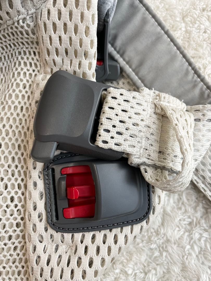 ベビービョルン　抱っこ紐　ハーモニー　クリーム