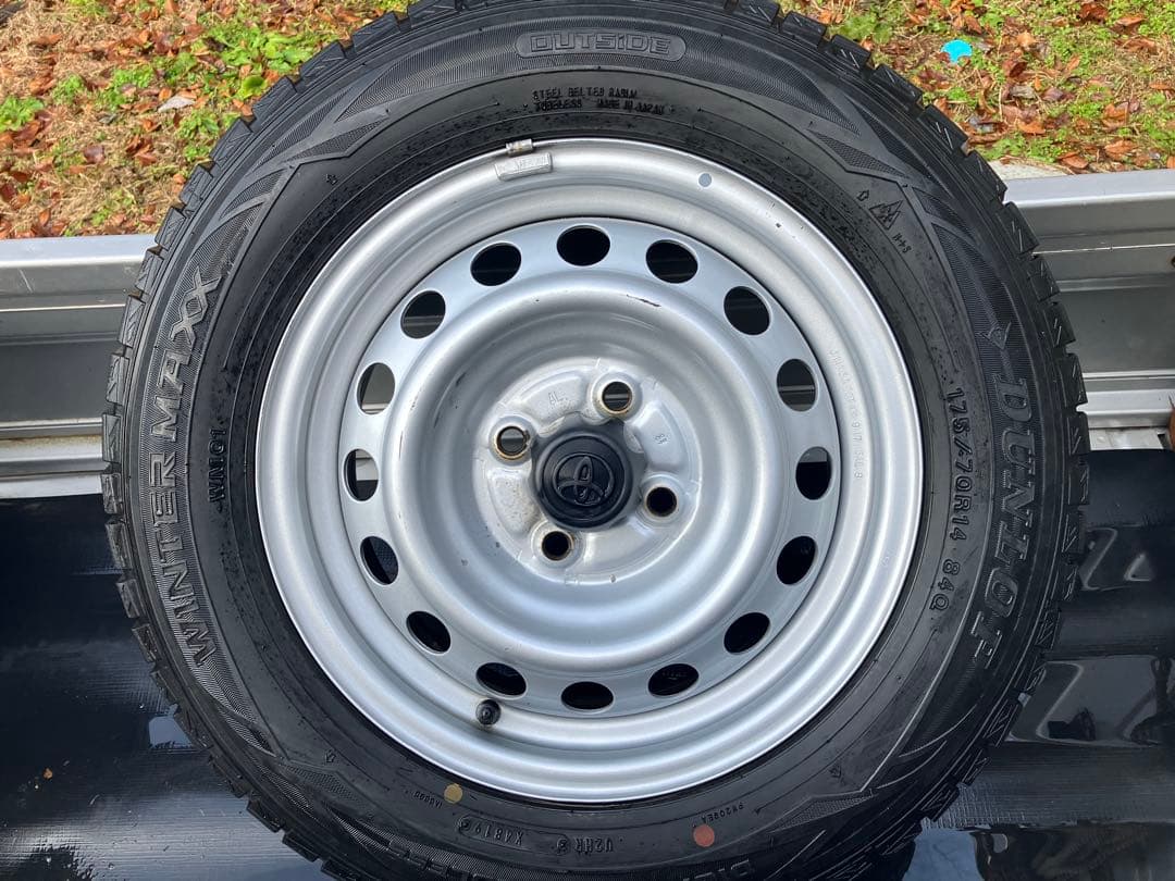 プロボックス 純正ホイール＋ちょい太スタッドレスタイヤ 純正キャップ付き