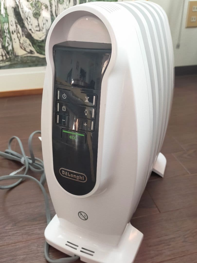 【美品】　DeLonghi デロンギ　ミニオイルヒーター　NJ0505E