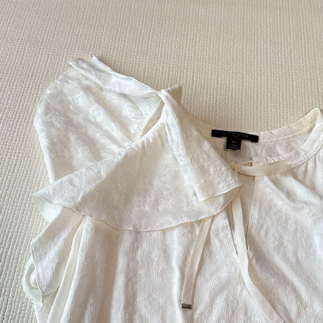 ルイヴィトン　LOUIS VUITTON カットソー　ペプラム　ノースリーブ