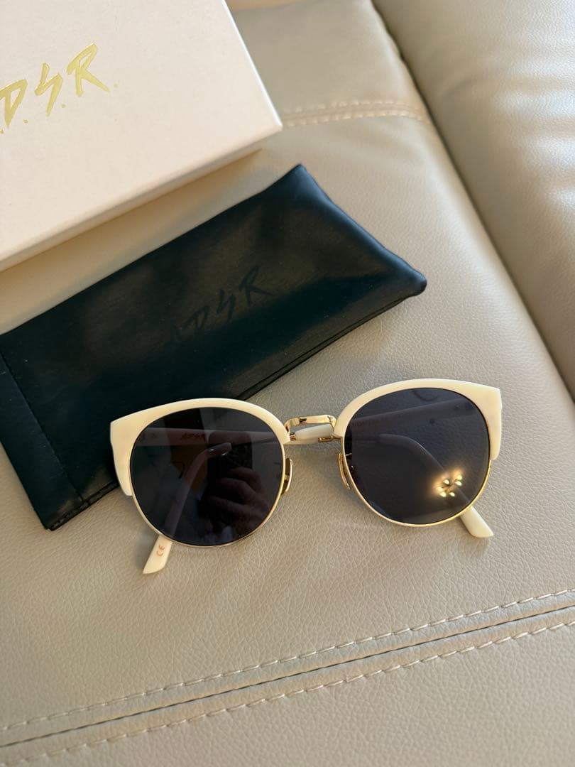 A.D.S.Rホワイトキャットアイサングラス