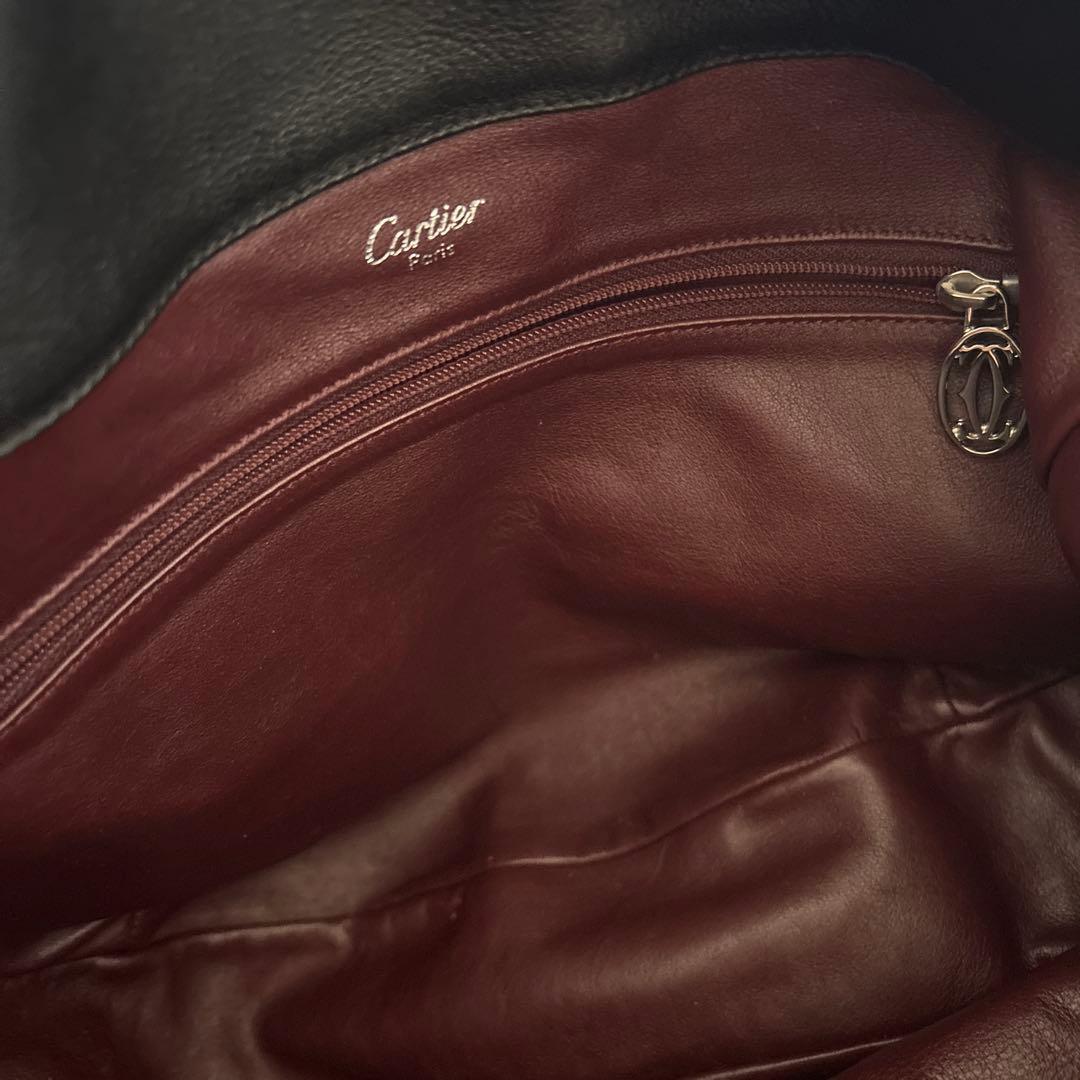 【Cartierカルティエ本物】黒のハンドバッグ ゴールドリング付き