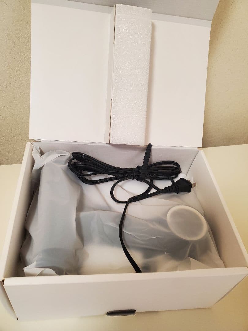 【新品】吸着式衣類スチーマー Morus V6 ホワイト