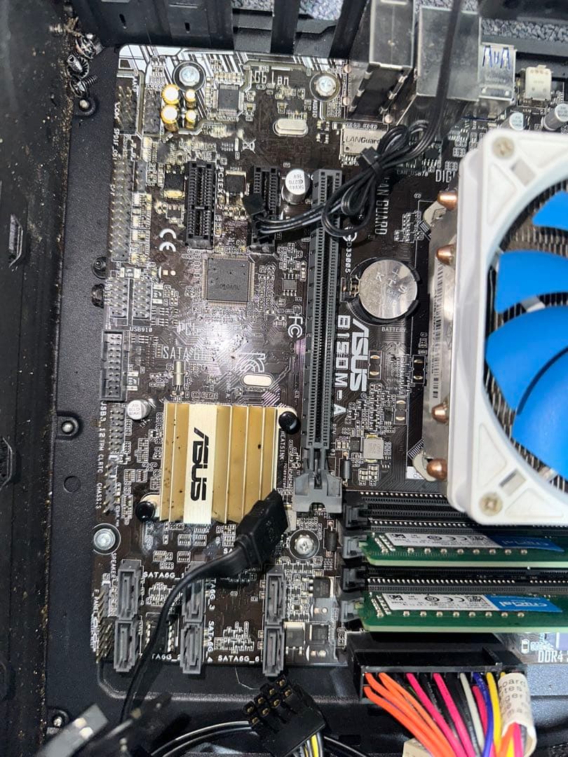 ASUSマザーボード + ZOTACグラフィックボード