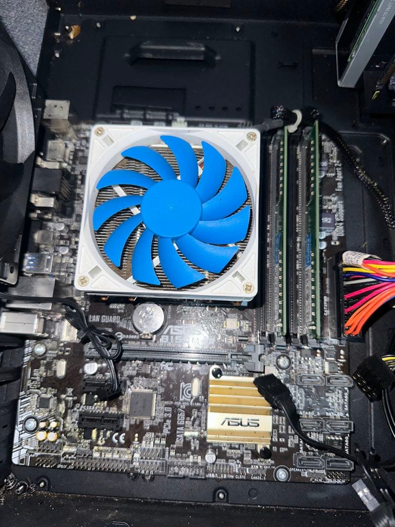 ASUSマザーボード + ZOTACグラフィックボード