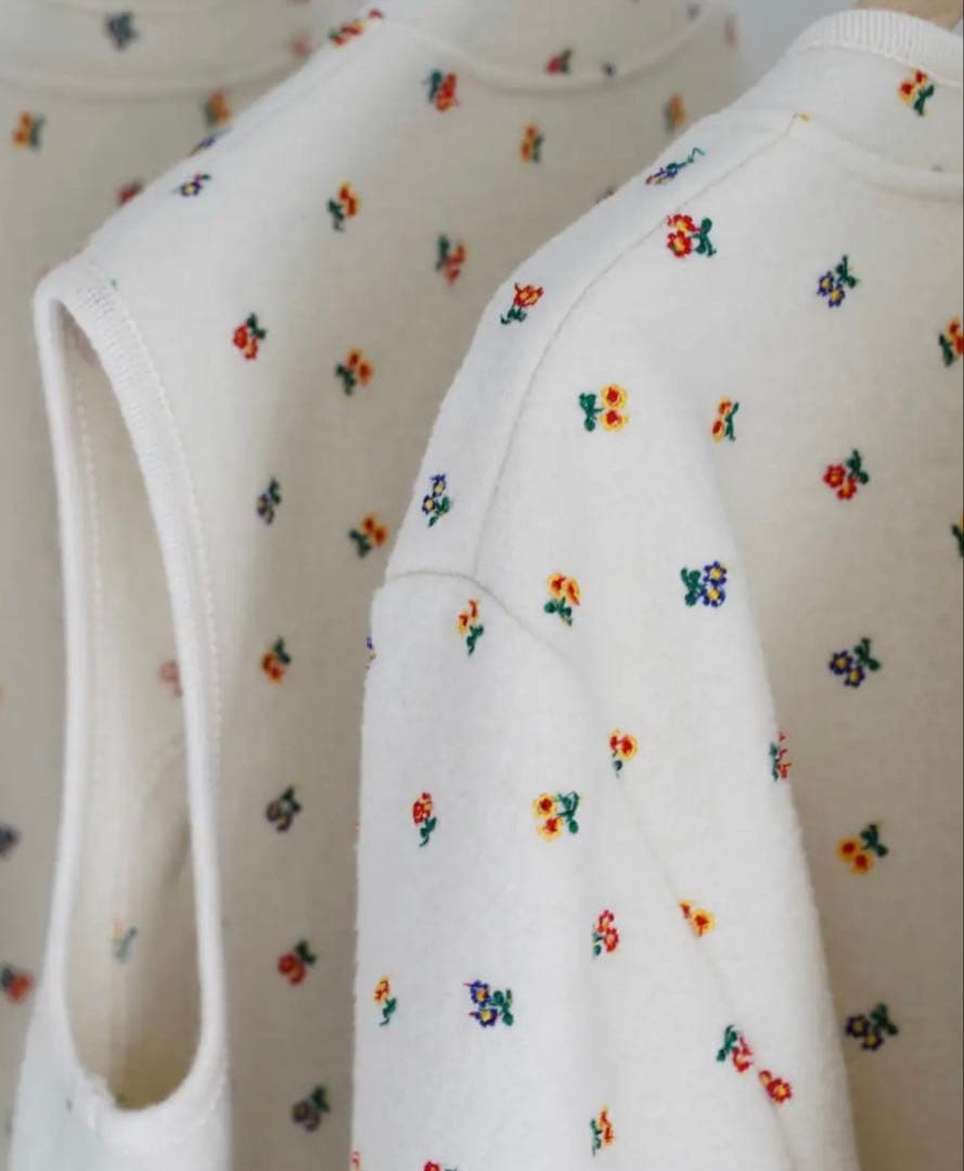 専用　RIER WALKER GILET FLOWER ベスト　お値下げ