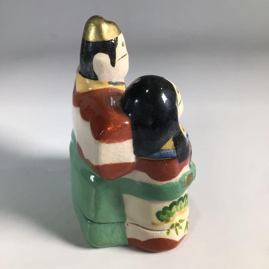 Ｎ３７２　香合　『桂窯　伊東桂楽造』『金彩色絵』『立雛香合』　共箱　茶道具