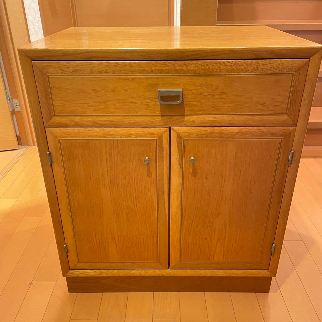 希少　Karimoku カリモク 木製 キャビネット　サイドボード　ヴィンテージ