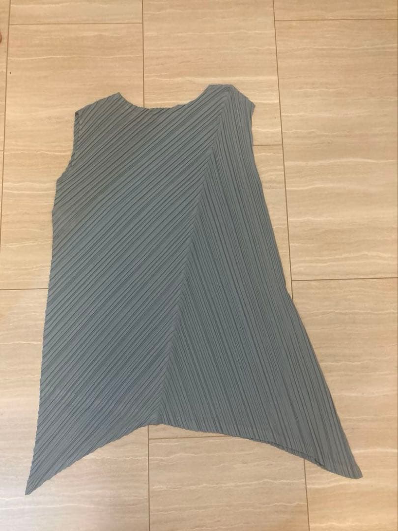 PLEATS PLEASE グレー ノースリーブ チュニック