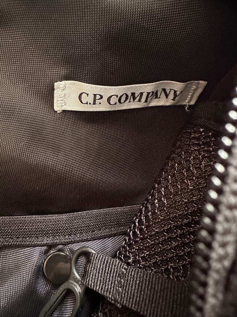 【値下げ可能】cp company ナイロン　ショルダーバッグ 黒