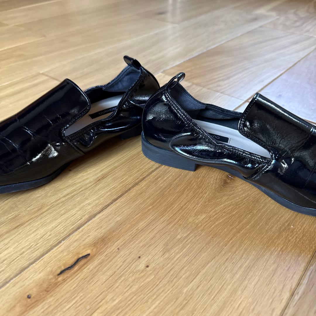 ourさっと履けて脱げにくい、エナメルスリッポン