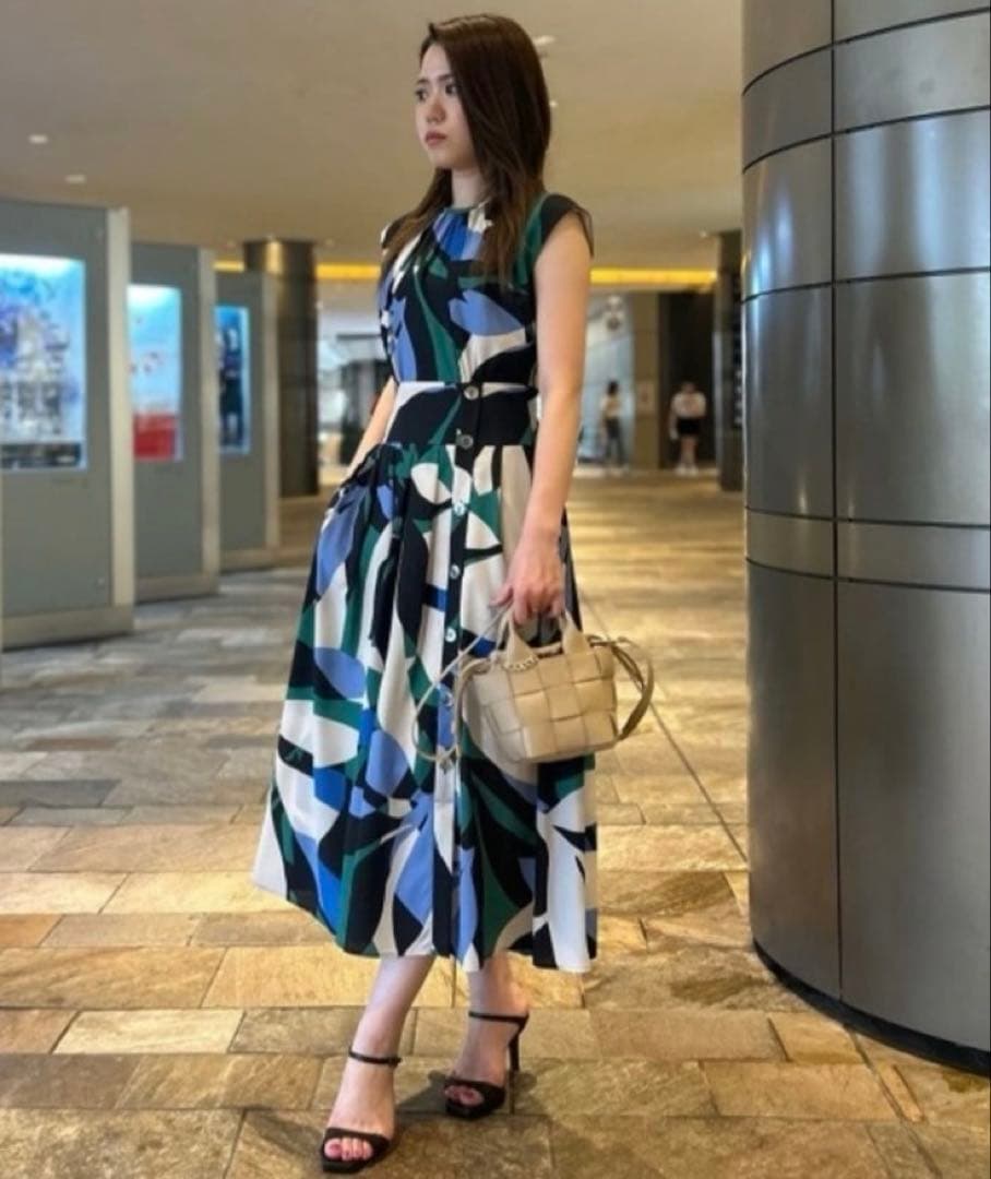 PINKY&DIANNE ピンキー アンド ダイアン　リーフプリントワンピース