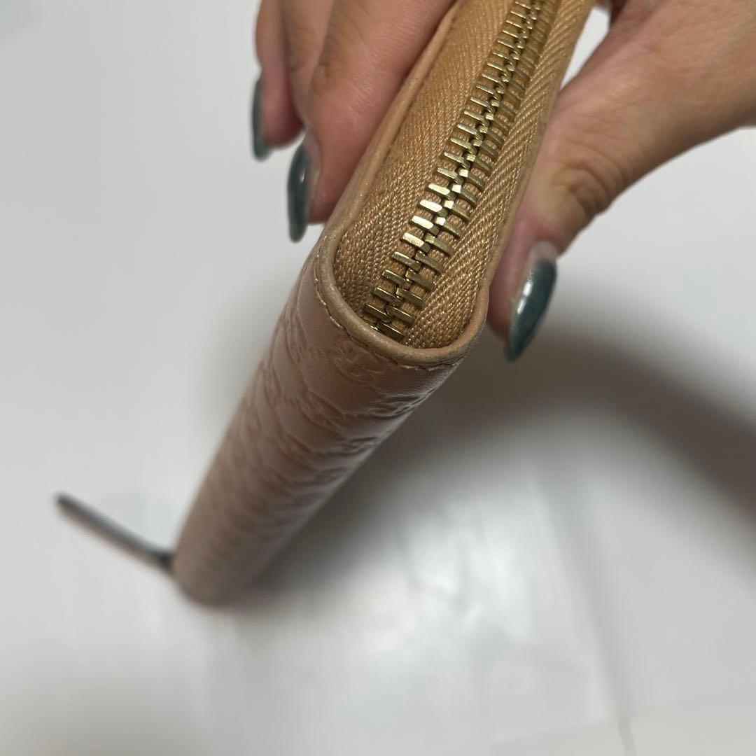 グッチ　長財布　ラウンドジップファスナー　ピンクベージュ　型押し　マイクロシマ