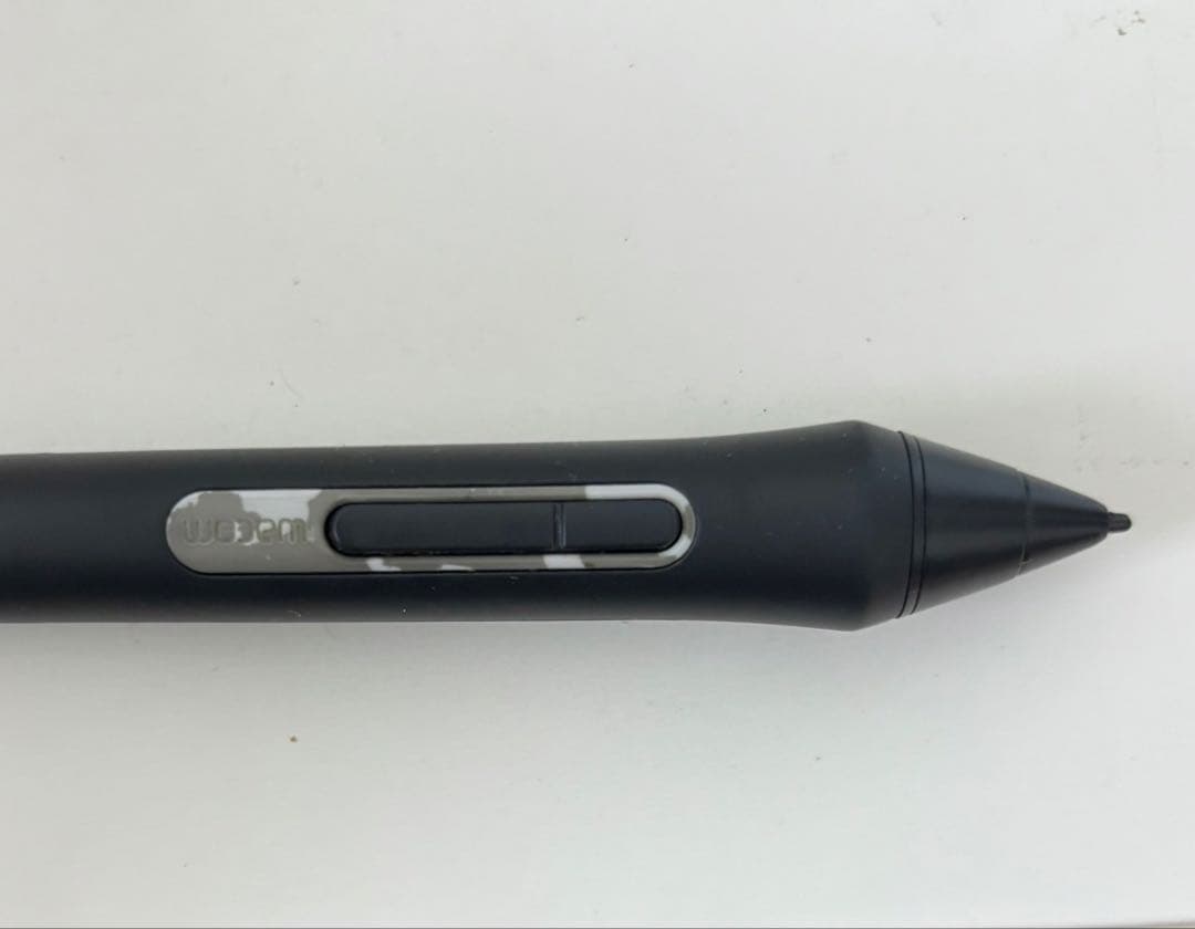 液タブ・ペンタブ Wacom Cintiq Pro 16 (DTH-1620/AK0)