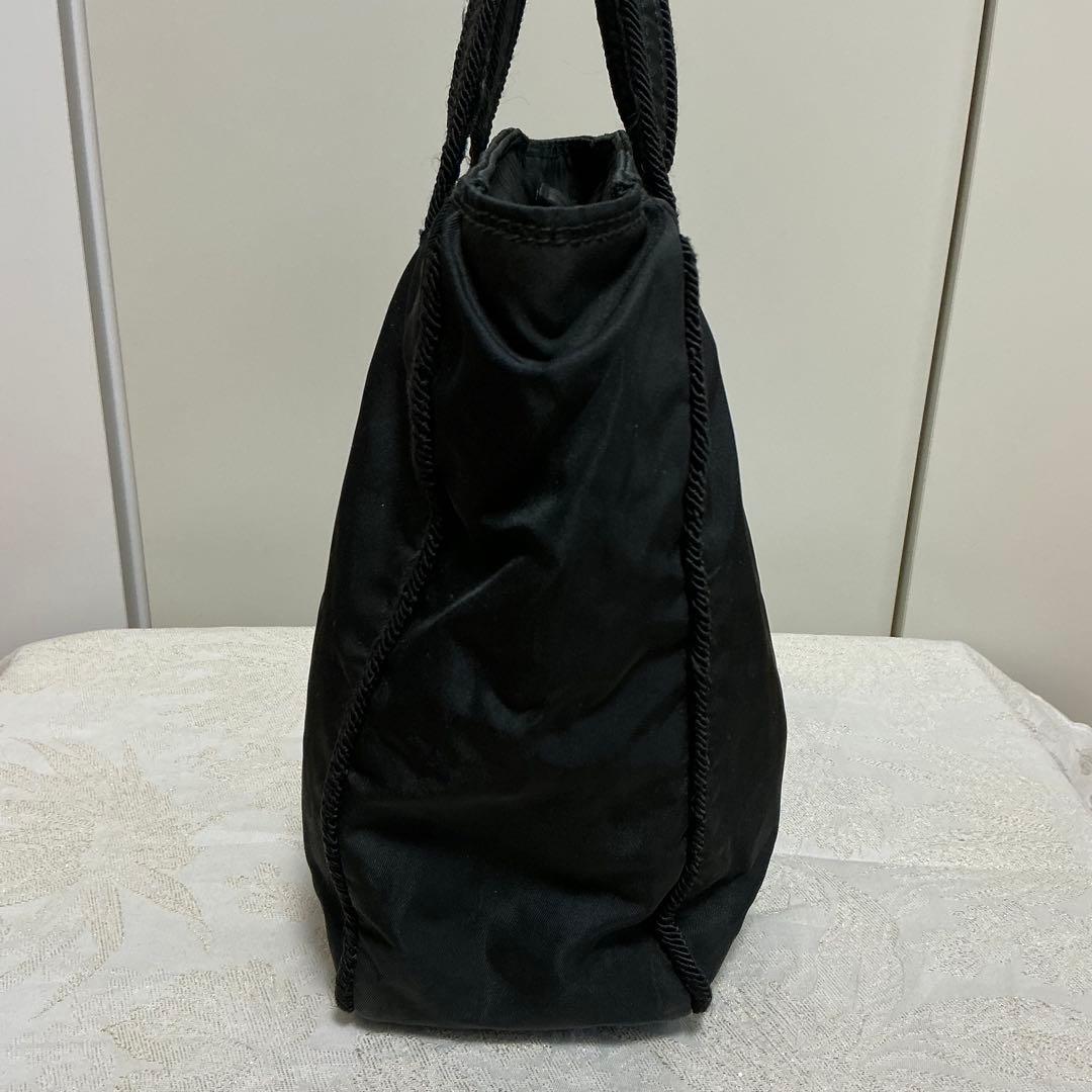 PRADA ナイロン ハンドバッグ 黒　ロゴビーズ刺繍