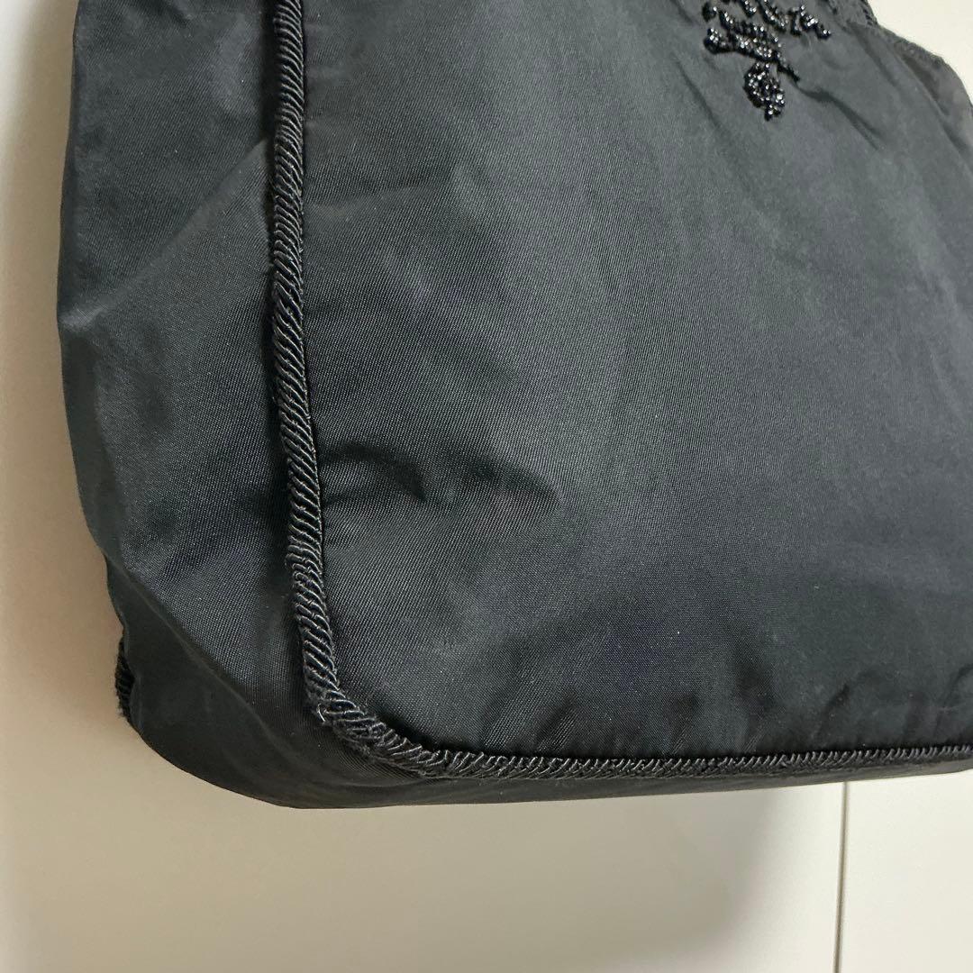 PRADA ナイロン ハンドバッグ 黒　ロゴビーズ刺繍
