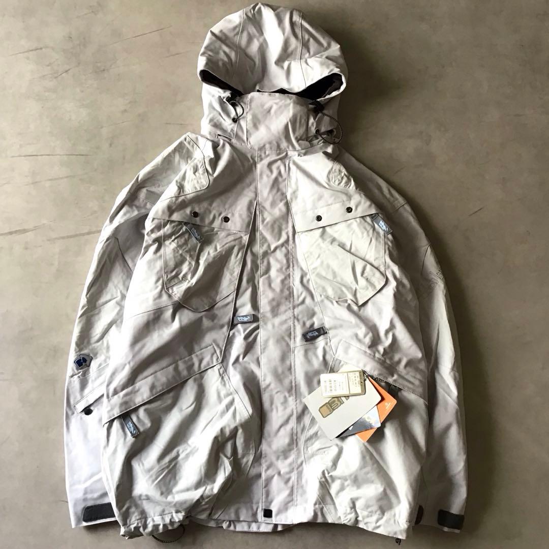 【新品・未使用】ゴールドウィン　スキーウェア　ジャケット　オフホワイト　L