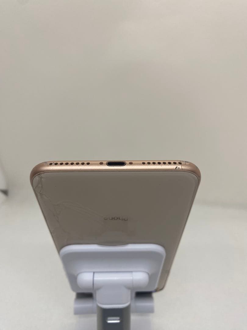 ジャンク品iPhone 8 Plus 64GB バッテリー86% 05504