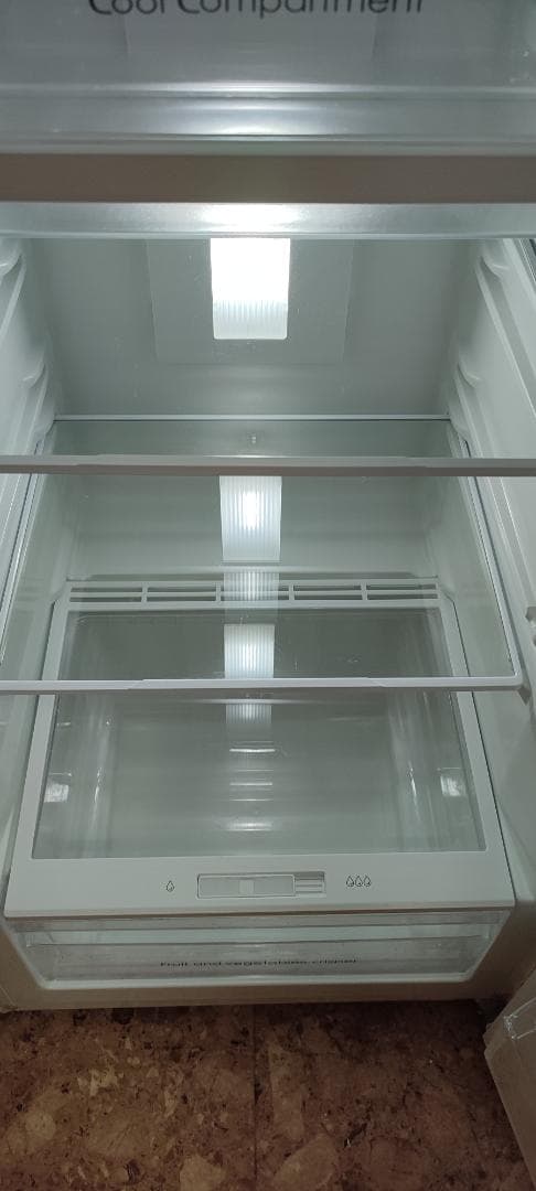 冷蔵庫・上部冷凍庫 225ＬLED照明 ガラス棚付き