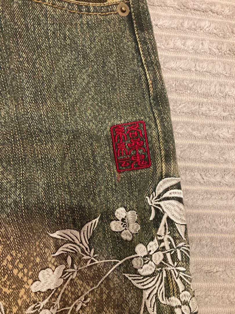 【美品】 絡繰魂 デニム 家紋 刺繍 鯉 30インチ 和柄 No.202763