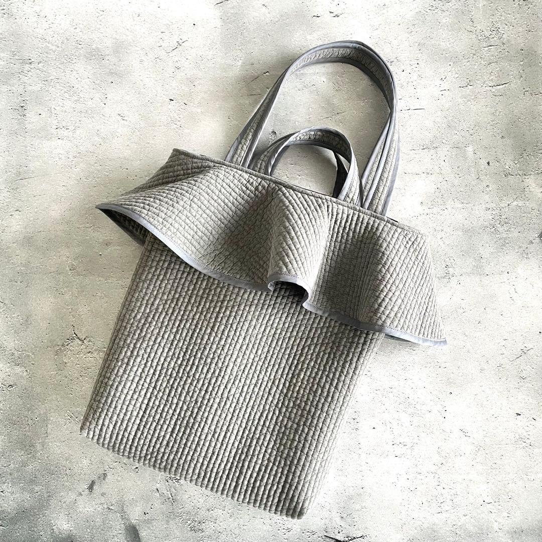 ヌビ　フリル縦型トートバッグ　肩掛け　大きめ　2way グレー　ハンドメイド