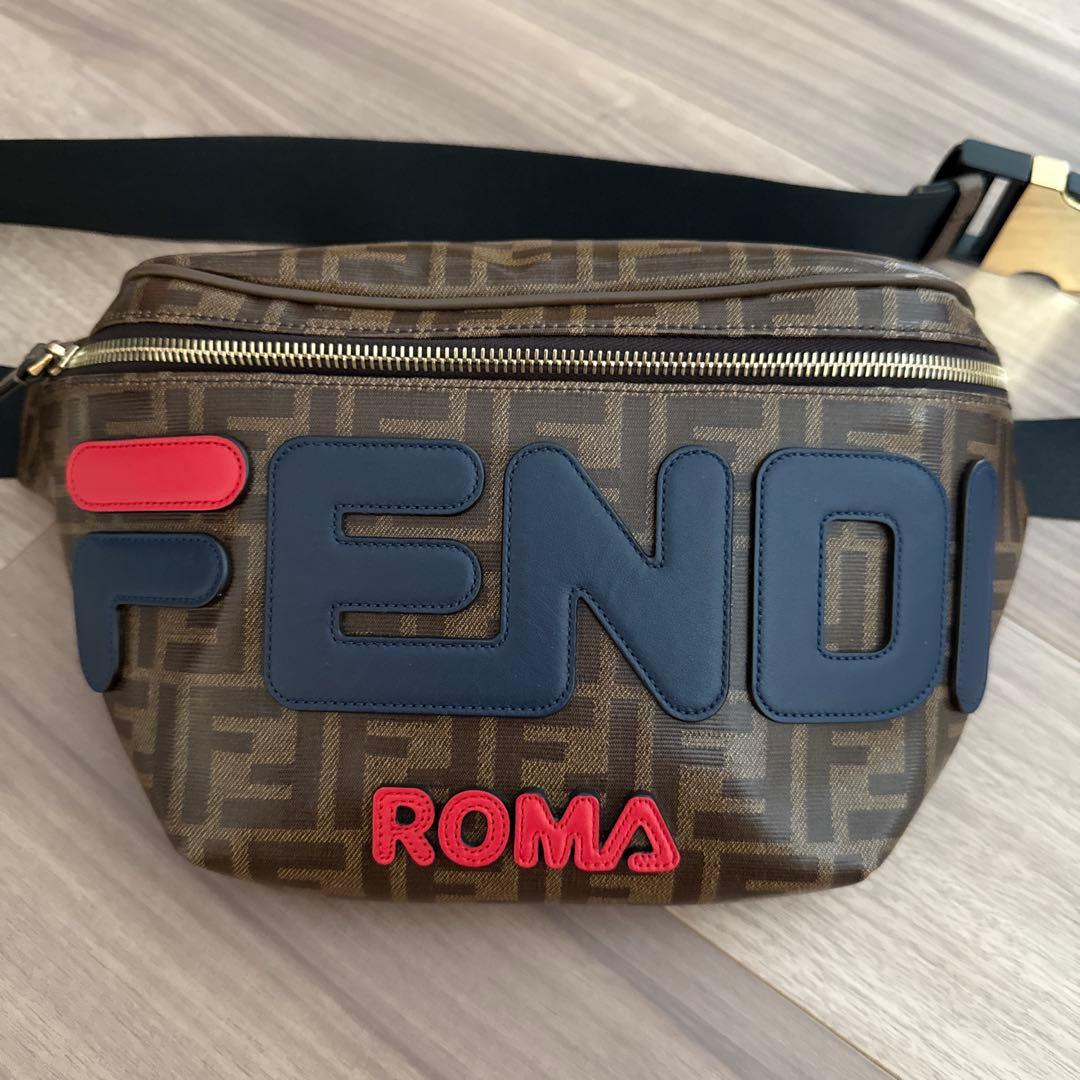 nana　FENDI ROMA ボディバッグ　フェンディ フィラ