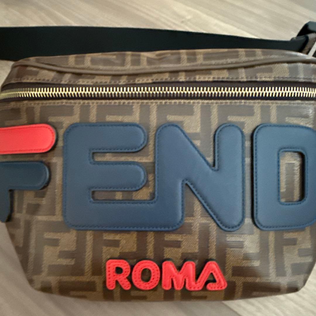 nana　FENDI ROMA ボディバッグ　フェンディ フィラ