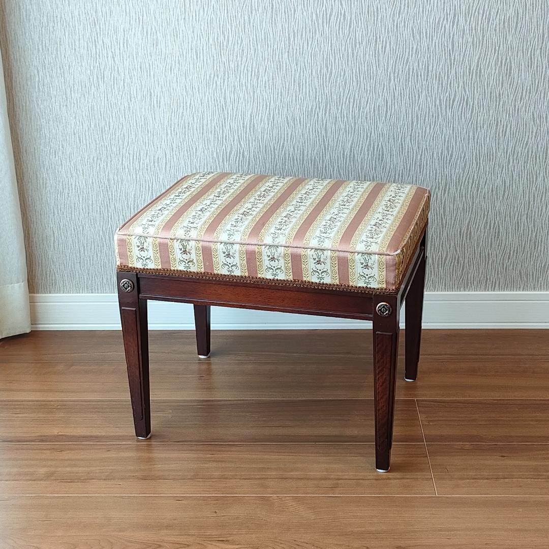 メープル不二屋　スツール　オットマン　ロココ調ファブリック