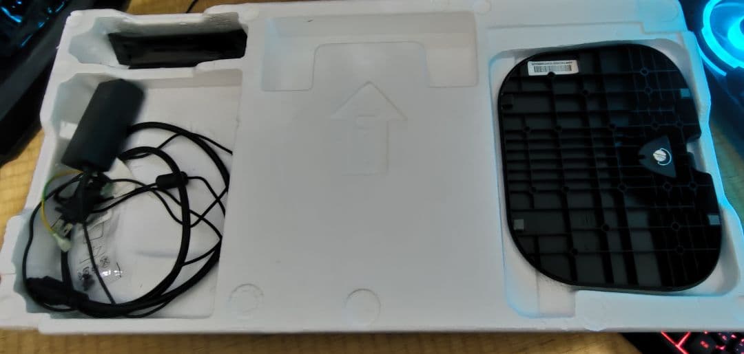 25インチ ウルトラワイドモニター①