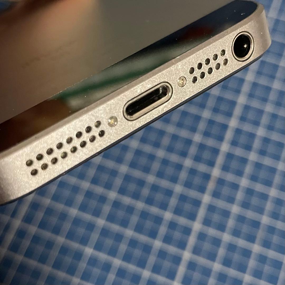 iPhone SE 第1世代　128GB スペースグレイ