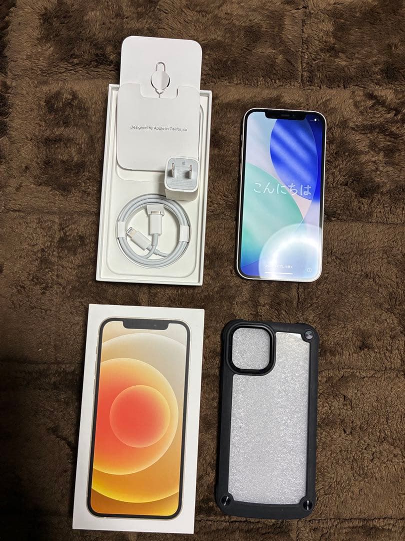 【極美品】iPhone12 ホワイト64GB 付属品未使用完備 ケース未使用付