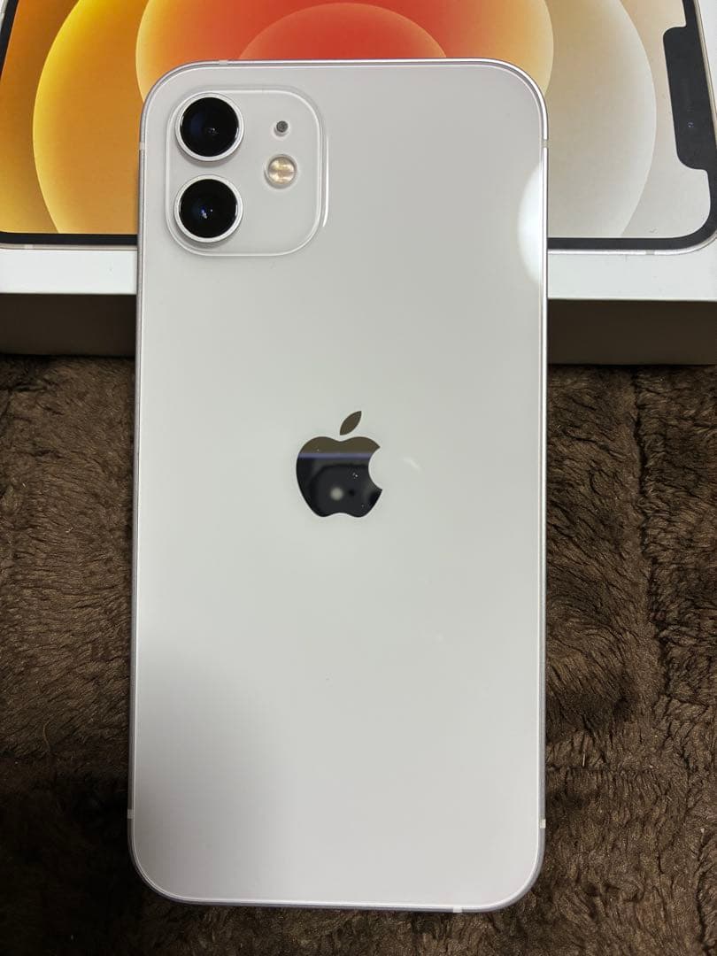 【極美品】iPhone12 ホワイト64GB 付属品未使用完備 ケース未使用付