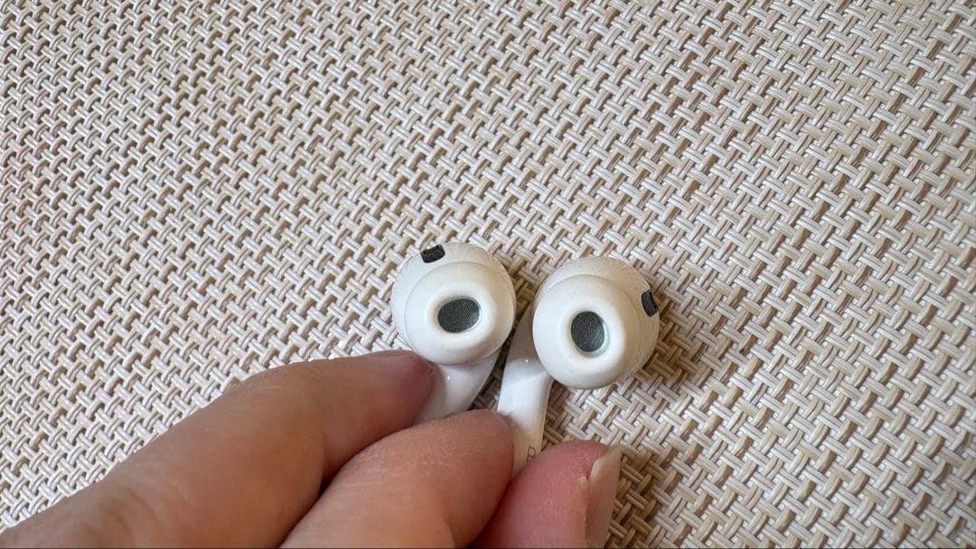AirPods pro第一世代　Lightning端子モデル
