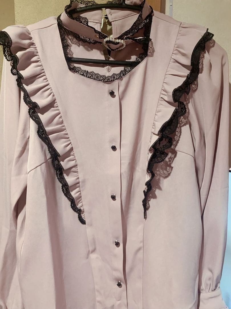 ROJITA ハートバックルラッフルフリルブラウス ピンク