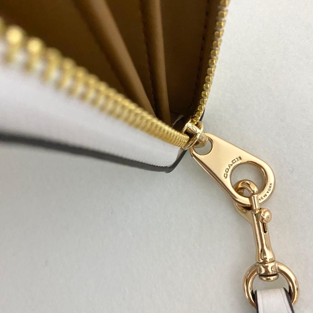 新品　正規品☆COACH コーチ　長財布　 ホワイト　シグネチャー 　長財布