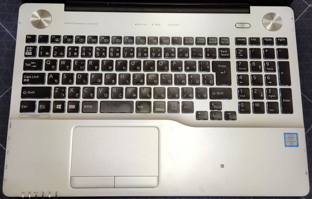 ラスト[富士通]LIFEBOOK AH90/X(FMVA90X)