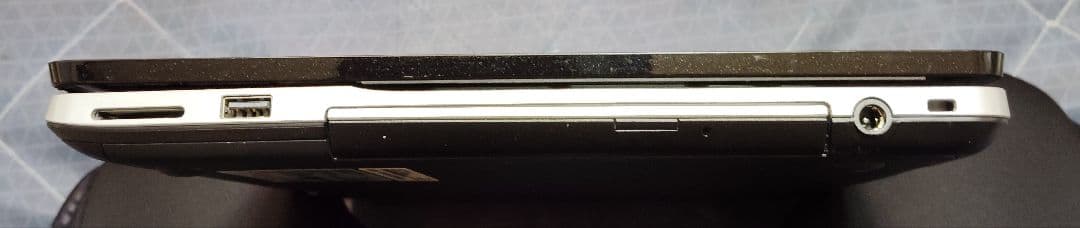 ラスト[富士通]LIFEBOOK AH90/X(FMVA90X)