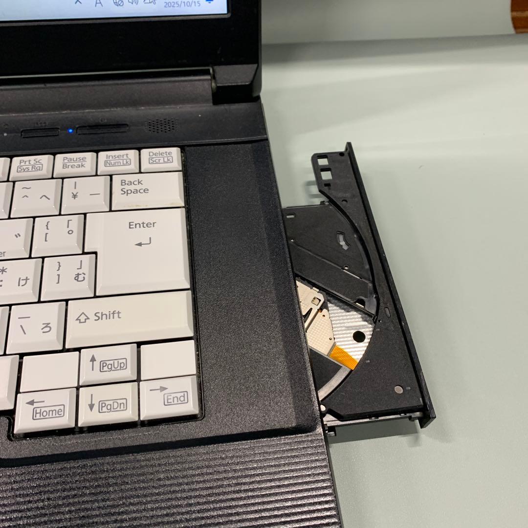 DVD 爆速SSD Windows11 ノートパソコン美品 富士通