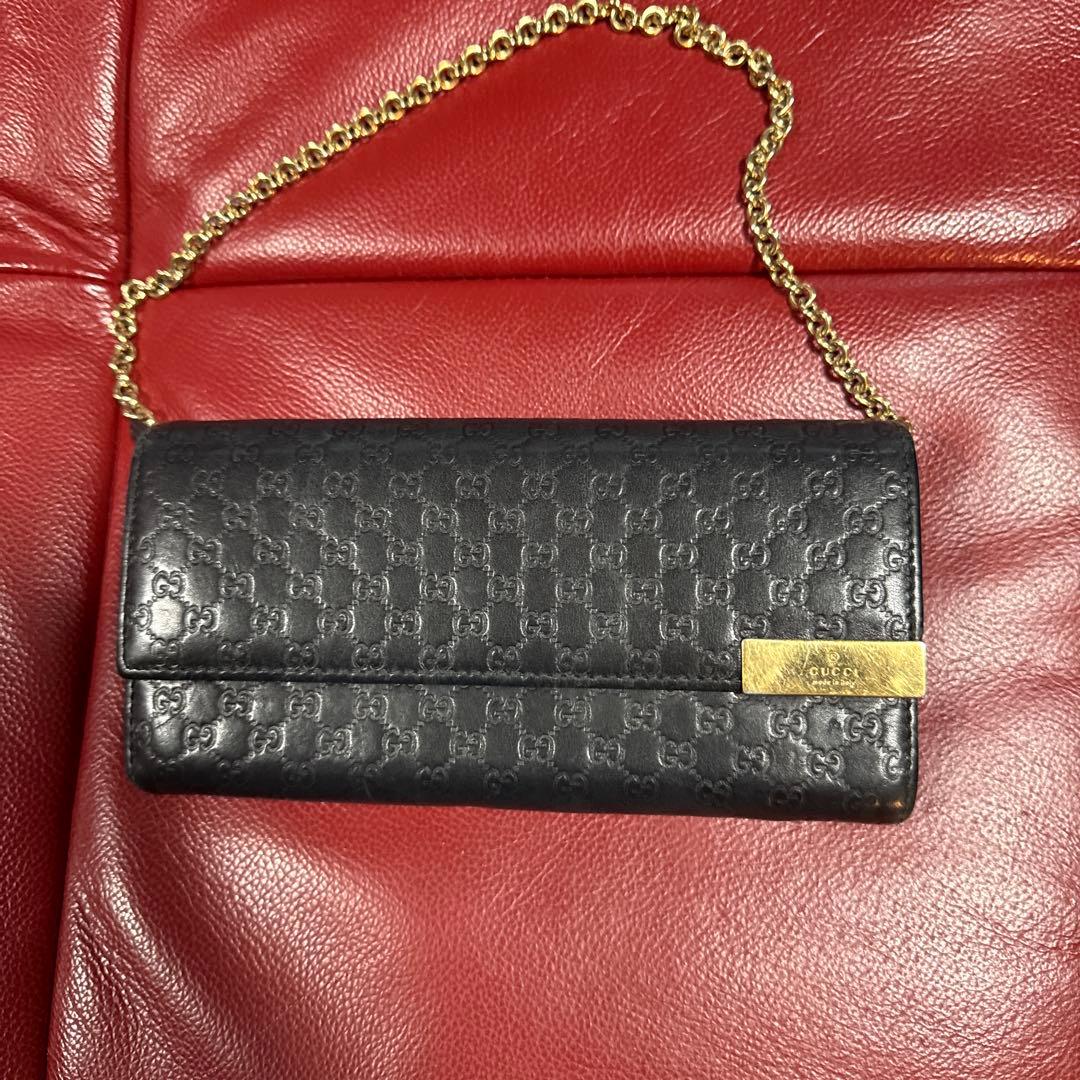 GUCCI ブラックレザー 長財布 チェーンストラップ付き